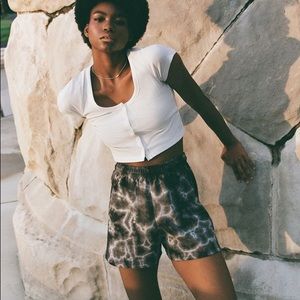 UO Susannah Button-Down Cropped Top